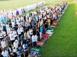 https://sandbox.persisbanten.com/images/post/2020/09/320x240_news_1ml_solat_idul_adha_di_lapangan_golf_siliwangi.jpg